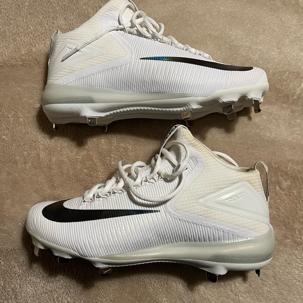 Nike White and Black Baseball Cleats